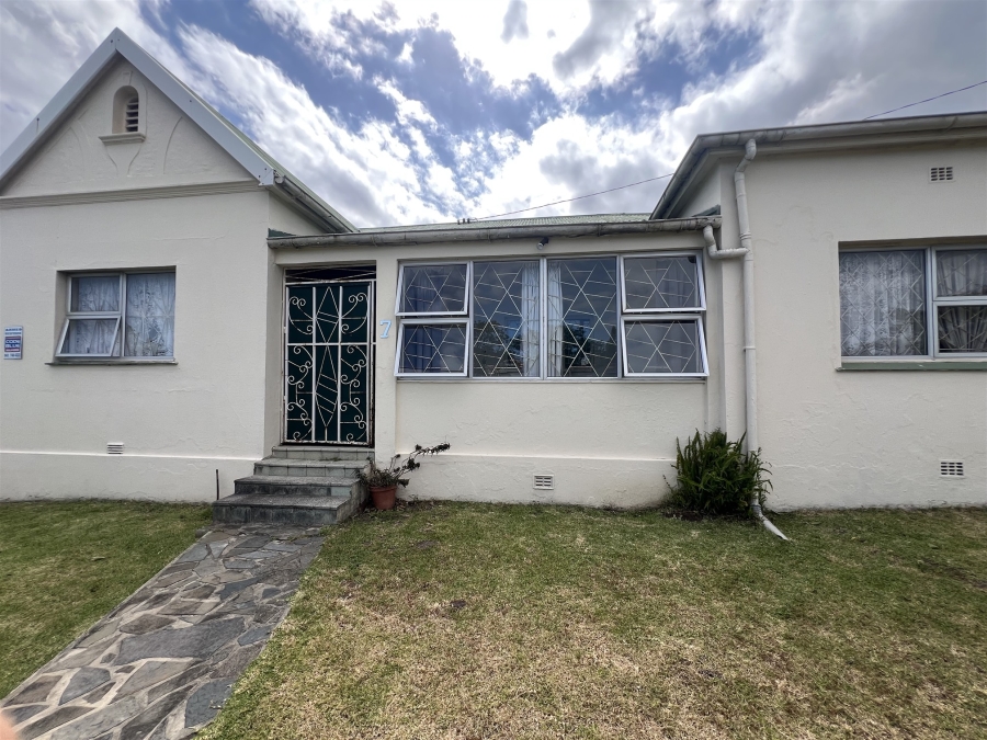 5 Bedroom Property for Sale in Cambridge West Eastern Cape
